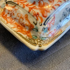 A Chinese famille rose rectangular 'Mandarin' teapot and cover, Qianlong — 照片 14