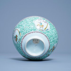 A Chinese famille rose relief-decorated bowl, Yongzheng — 照片 7