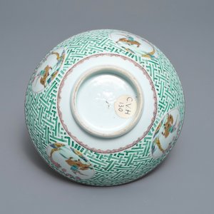 A Chinese famille rose relief-decorated bowl, Yongzheng — 照片 6