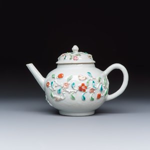 A Chinese famille rose relief-decorated teapot with floral design — photo 2