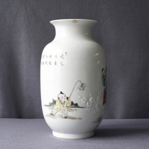 A Chinese famille rose relief-decorated vase with playing boys, Qianlong mark, Republic, 20th C. — photo 10