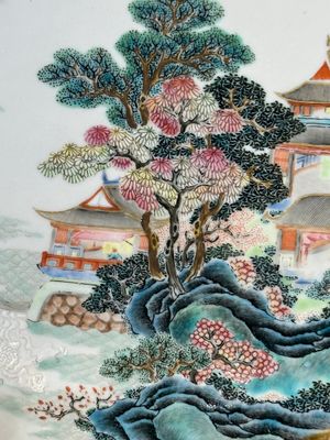 A Chinese famille rose 'river landscape' dish, Qianlong — 照片 3