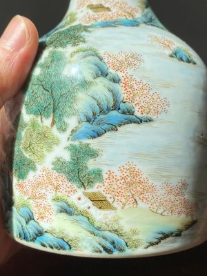A Chinese famille rose 'riverscape' vase and a 'butterfly' vase, 20th C. — photo 14
