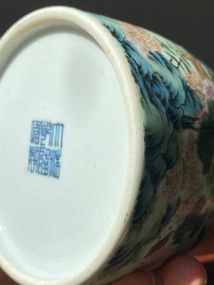 A Chinese famille rose 'riverscape' vase and a 'butterfly' vase, 20th C. — photo 18