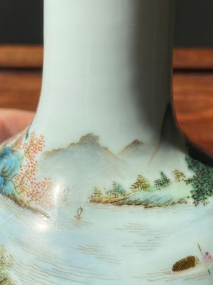A Chinese famille rose 'riverscape' vase and a 'butterfly' vase, 20th C. — photo 21