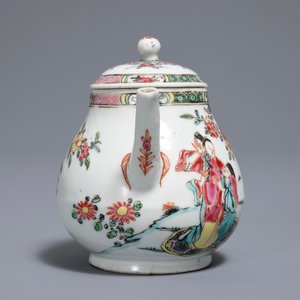 A Chinese famille rose 'Romance of the Western chamber' teapot and cover, Yongzheng — 照片 2