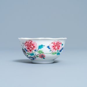 A Chinese famille rose 'rooster' cup and saucer, Yongzheng — 照片 5