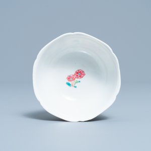 A Chinese famille rose 'rooster' cup and saucer, Yongzheng — 照片 8