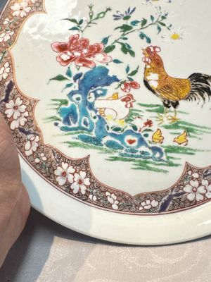 A Chinese famille rose 'Rooster' plate, Yongzheng mark and of the period — 照片 2