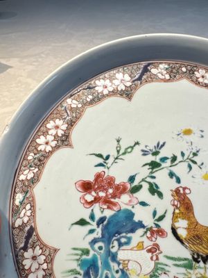 A Chinese famille rose 'Rooster' plate, Yongzheng mark and of the period — photo 3