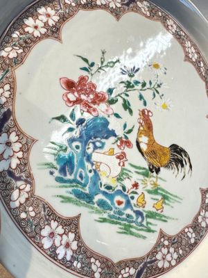 A Chinese famille rose 'Rooster' plate, Yongzheng mark and of the period — photo 6