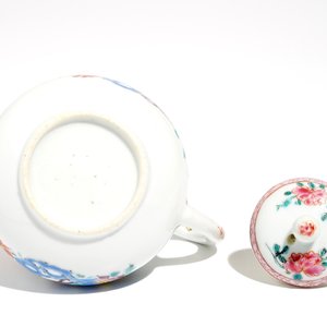 A Chinese famille rose rooster teapot and cover, Yongzheng — photo 6