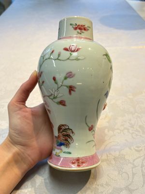 A Chinese famille rose 'Rooster' vase and a covered teapot with floral design, Qianlong — photo 13