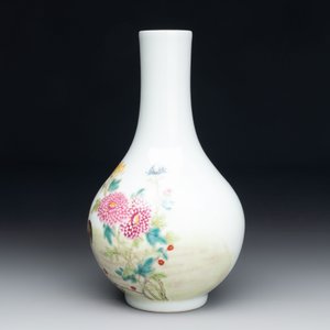 A Chinese famille rose 'rooster' vase, Ju Ren Tang 居仁堂製 mark, 20th C. — photo 2