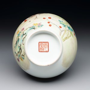 A Chinese famille rose 'rooster' vase, Ju Ren Tang 居仁堂製 mark, 20th C. — photo 6