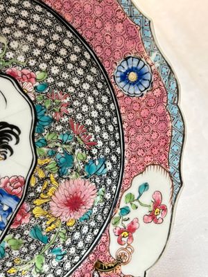 A Chinese famille rose 'roosters' eggshell plate, Yongzheng — foto 3
