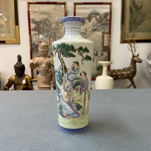 A Chinese famille rose rouleau vase, Qianlong mark, Republic — photo 7