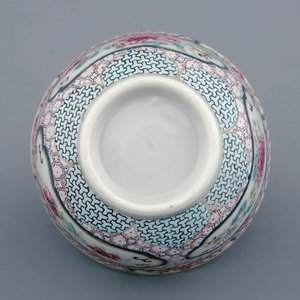 A Chinese famille rose ruby back eggshell cup and saucer, Yongzheng, 1723-1735 — photo 8