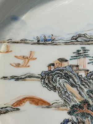 A Chinese famille rose ruby-back eggshell plate with a fine landscape, Yongzheng — 照片 2