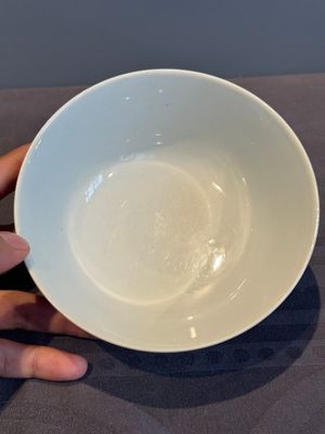 A Chinese famille rose ruby-ground 'antiquities' bowl, Jiang Xi Ci Ye Gong Si mark, Republic — photo 4