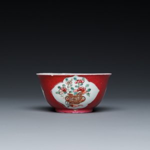 A Chinese famille rose ruby-ground cup and saucer, Yongzheng — 照片 6