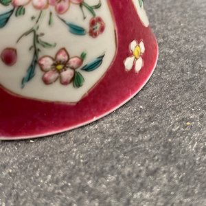 A Chinese famille rose ruby-ground cup and saucer, Yongzheng — photo 12