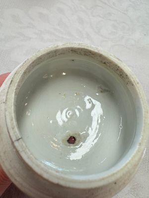 A Chinese famille rose ruby-ground 'Landscape Scroll' teapot and stand, Yongzheng — 照片 27