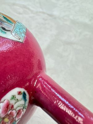 A Chinese famille rose ruby-ground 'Landscape Scroll' teapot and stand, Yongzheng — 照片 9