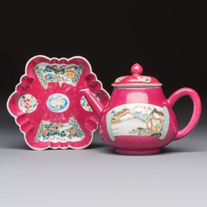 A Chinese famille rose ruby-ground 'Landscape Scroll' teapot and stand, Yongzheng — 照片 1