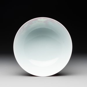 A Chinese famille rose ruby-ground 'peony' bowl, Yongzheng mark, 19/20th C. — photo 5