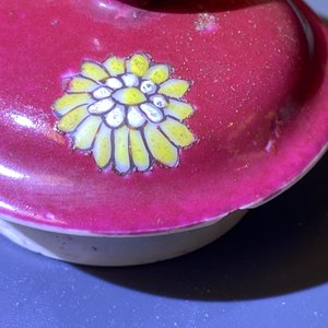 A Chinese famille rose ruby-ground teapot, three cups and two saucers, Yongzheng — photo 26