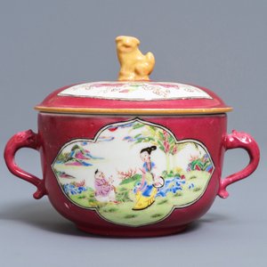 A Chinese famille rose ruby-ground two-handled bowl and cover, Yongzheng — 照片 2
