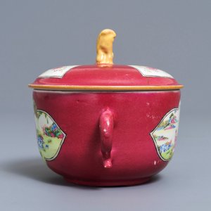 A Chinese famille rose ruby-ground two-handled bowl and cover, Yongzheng — 照片 3