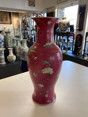 A Chinese famille rose ruby sgraffito-ground vase, Qianlong mark, Republic — photo 2