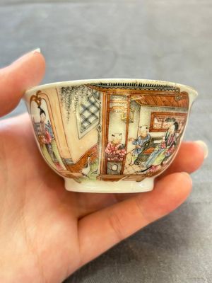 A Chinese famille rose 'San Niang Jiao Zi 三娘教子' cup, Qianlong — 照片 1