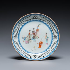 A Chinese famille rose 'san niang jiao zi' plate with reticulated rim, Qianlong — 照片 1