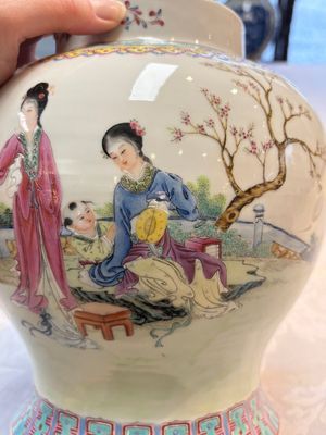 A Chinese famille rose 'San Niang Jiao Zi 三娘教子' vase and cover, 20th C. — 照片 11