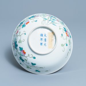 A Chinese famille rose 'sanduo' bowl, Guangxu mark and of the period — 照片 7
