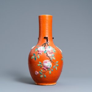 A Chinese famille rose 'sanduo' vase with applied design on a coral red ground, 19th C. — photo 2