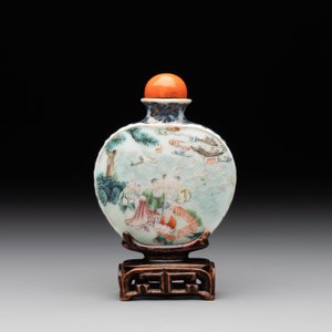 A Chinese famille rose 'Sanxing' snuff bottle, Qianlong mark and of the period — foto 3