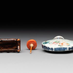 A Chinese famille rose 'Sanxing' snuff bottle, Qianlong mark and of the period — foto 6