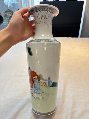 A Chinese famille rose 'Sanxing' vase, Qianlong mark, 20th C. — photo 2