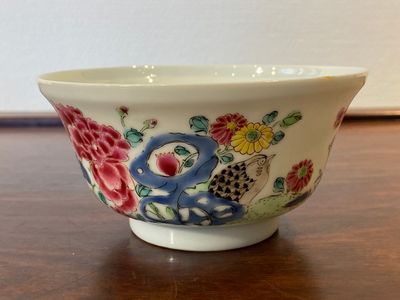 A Chinese famille rose semi-eggshell bowl with two quails, Yongzheng — photo 1
