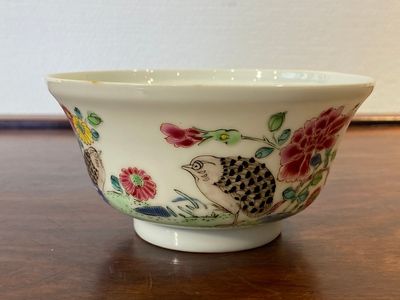 A Chinese famille rose semi-eggshell bowl with two quails, Yongzheng — photo 2