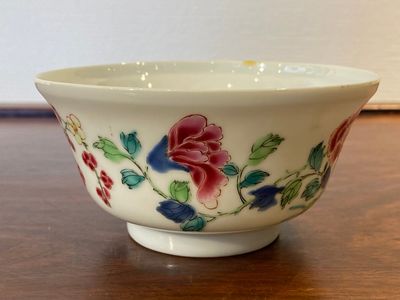 A Chinese famille rose semi-eggshell bowl with two quails, Yongzheng — photo 4