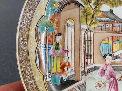 A Chinese famille rose semi-eggshell mandarin subject plate, Qianlong — 照片 3