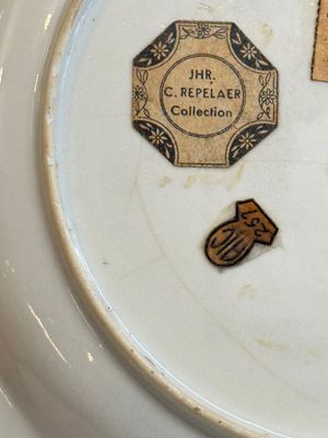 A Chinese famille rose semi-eggshell plate with a lady on horseback and attendants, Yongzheng — photo 14