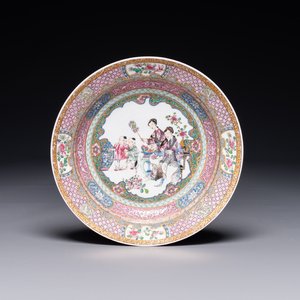 A Chinese famille rose semi-eggshell ruby-back plate, 19/20th C. — 照片 1