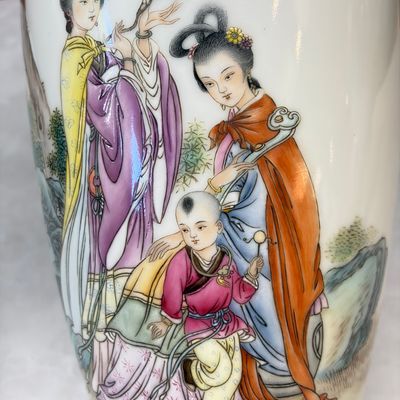 A Chinese famille rose semi-eggshell vase and a qianjiang cai vase — foto 5