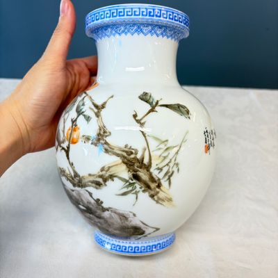 A Chinese famille rose semi-eggshell vase and a qianjiang cai vase — foto 12
